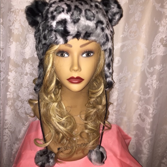 So cute leopard 🐆 Trapper hat - Picture 2 of 8